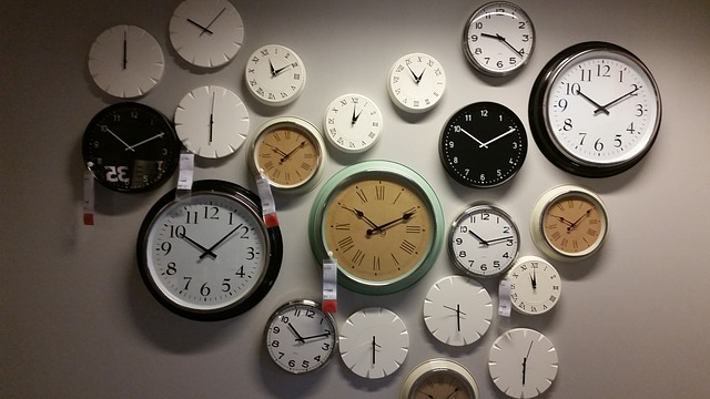 wall-clocks-534267_640
