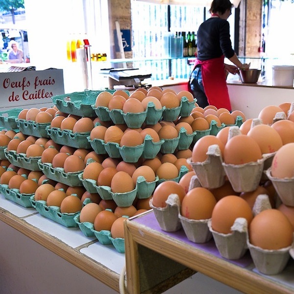 Unrefrigerated-eggs-sold-in-Paris
