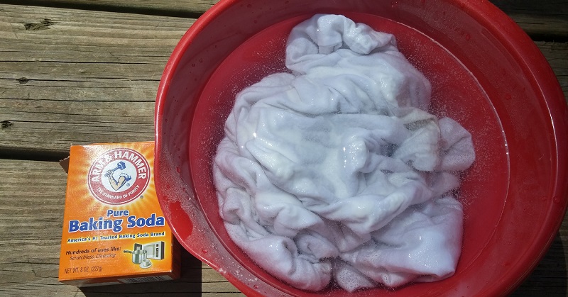 Soak Your Whites in Baking Soda Water for THIS Genius ...