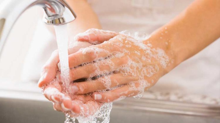 poison oak treatment wash hands
